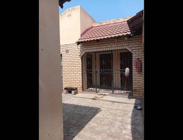 3 BEDROOM HOUSE FOR SALE IN SOSHANGUVE HH